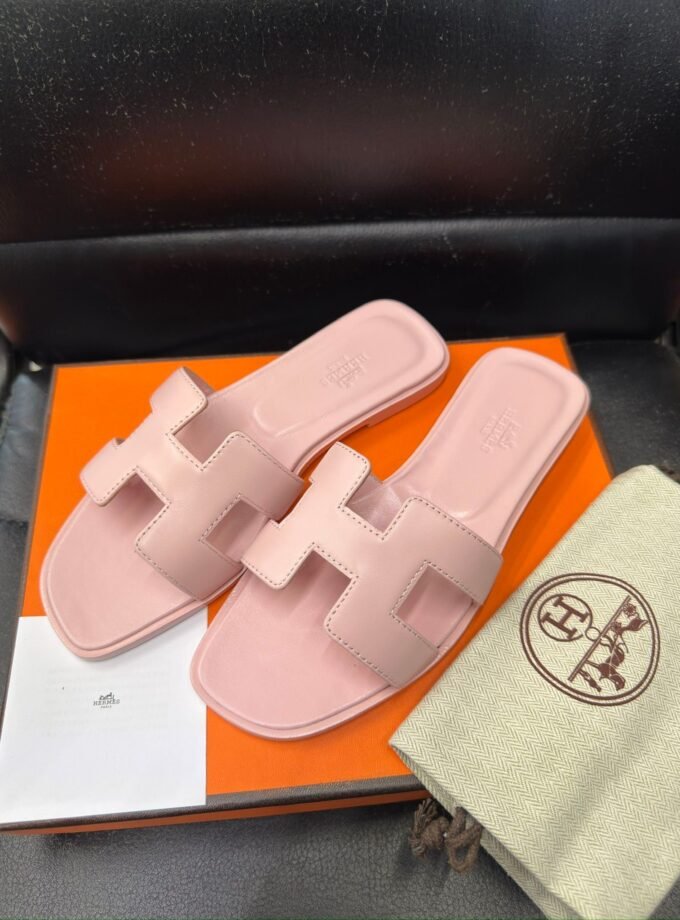 Hermès Oran Sandals In Epsom Calfskin Leather Pink